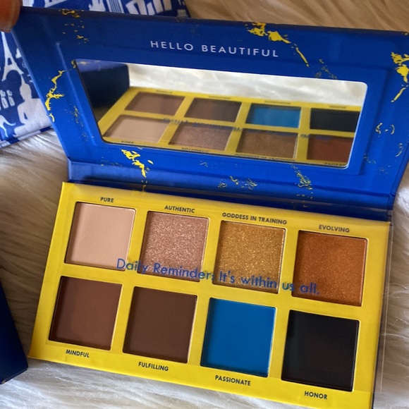 Chela Divine Purpose Eyeshadow Palette Limited Edition with travel Ipsy bag - Picture 11 of 14